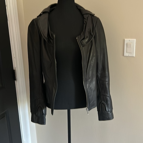 Danier Size S leather jacket - Picture 3 of 5